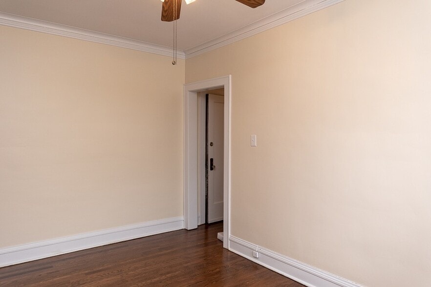 Building Photo - 4512 S Laporte Ave