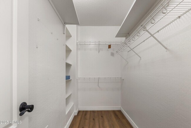 Building Photo - 4401 N 24th Pl