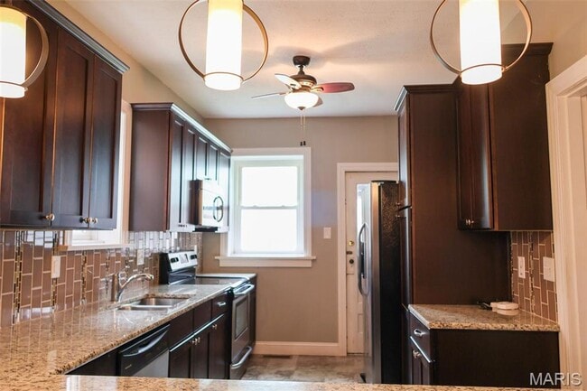 Building Photo - South City Bungalow on cul-de-sac of Charming Homes