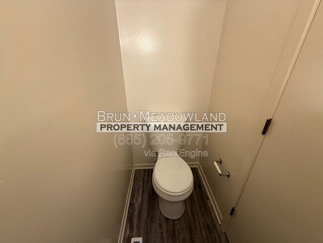 Building Photo - 10417 Victoria Dr