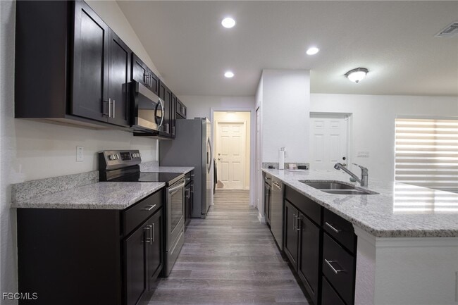 Building Photo - 8105 Rolling Ct