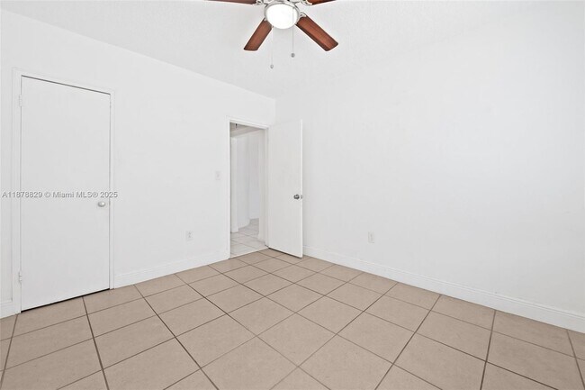 Building Photo - 3571 SW 10th St