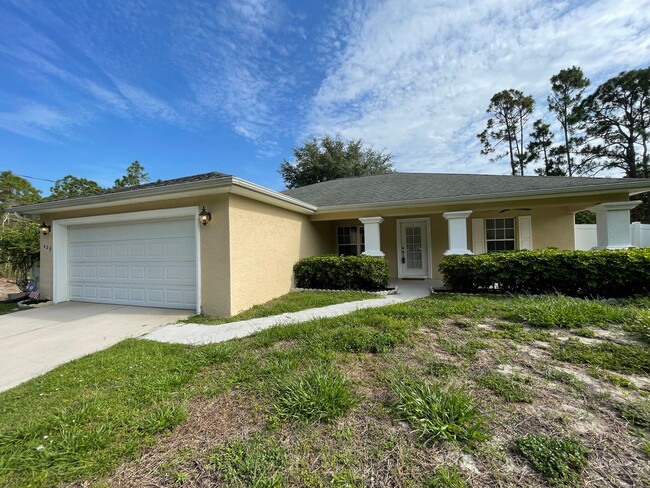 Building Photo - Lehigh Acres-NOW AVAILABLE **3 Bedroom/ 2 ...