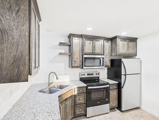 Building Photo - 309 W South St