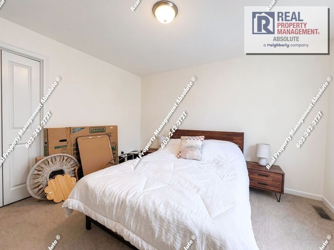 Building Photo - Modern 3BR Home with Solar & Private Yard
