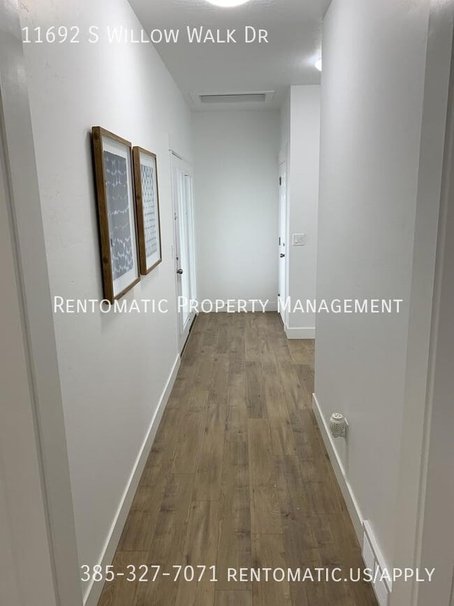 Building Photo - 11692 S Willow Walk Dr