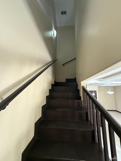 Building Photo - 22 W Daffodil Ave