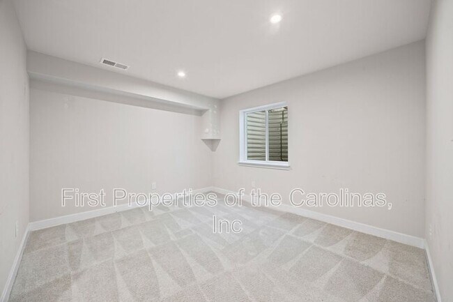 Building Photo - 332 Cramerton Mills Pkwy