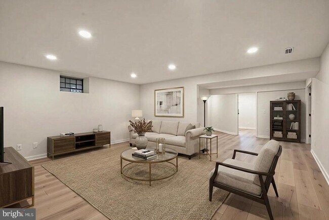 Building Photo - 13647 S Springs Dr