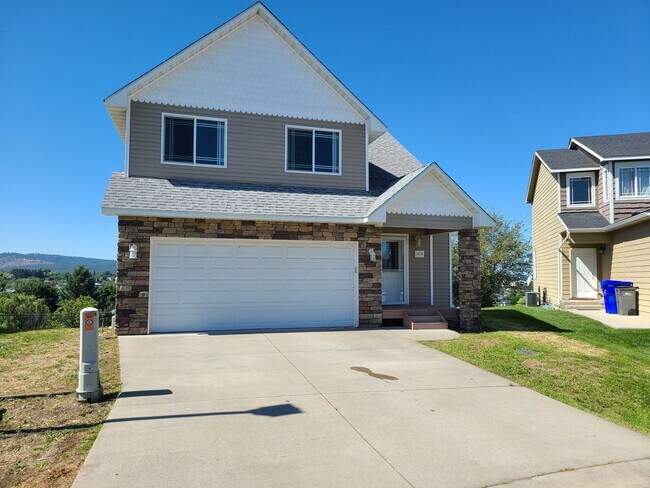 Building Photo - $2,200 -  3 Bed / 2.5 Bath Beautiful Spokane Valley House