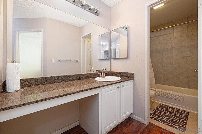 Building Photo - 7455 Charmant Dr