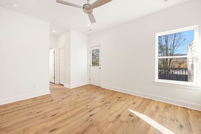 Building Photo - Brand New Duplex in Fayetteville!