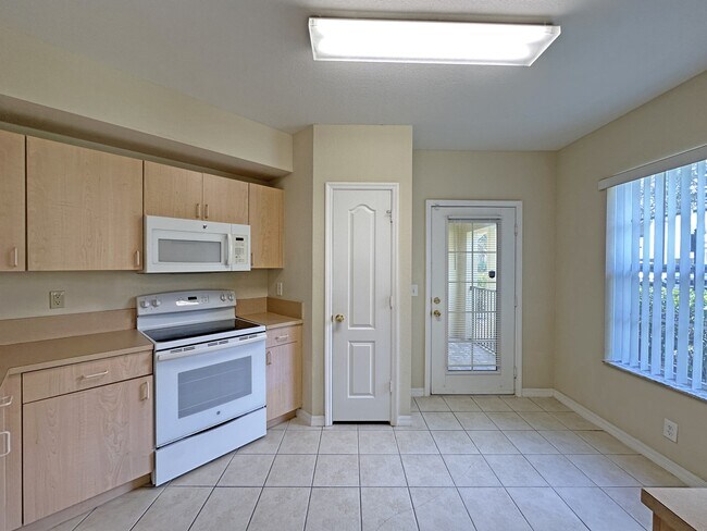 Building Photo - 110 SW Peacock Blvd