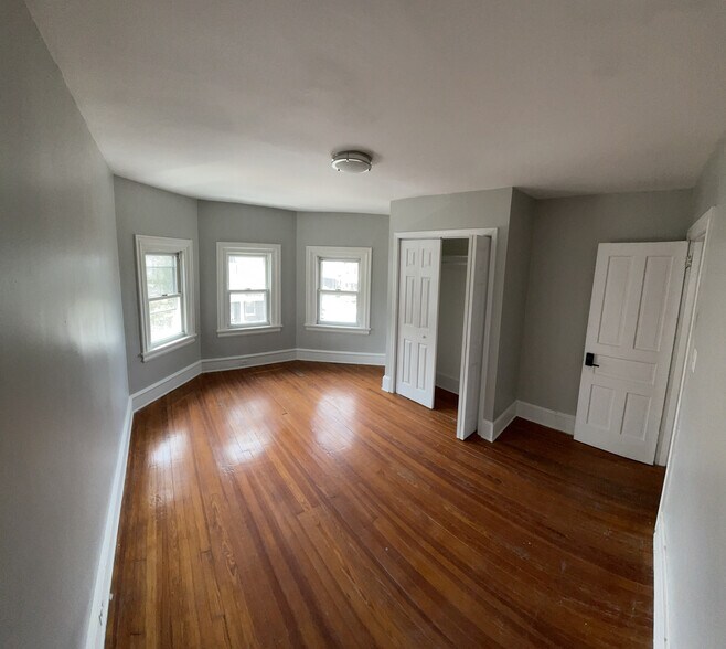 Building Photo - 1519 W 14th St