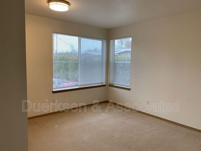 Building Photo - 2960 NW Tyler Ave