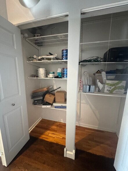 Building Photo - 1735 W Diversey Pkwy