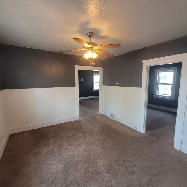 Building Photo - 13611 Beachwood Ave.