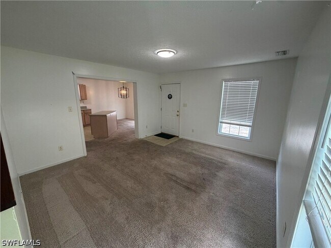 Building Photo - 250 Leawood Cir