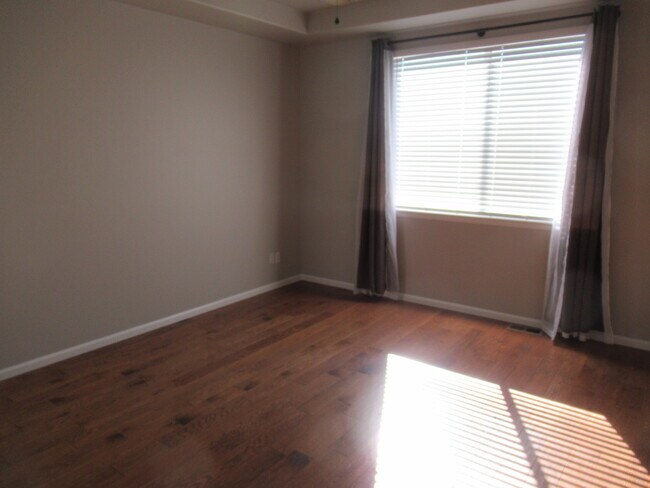 Building Photo - 8007 Briarthorn Ln