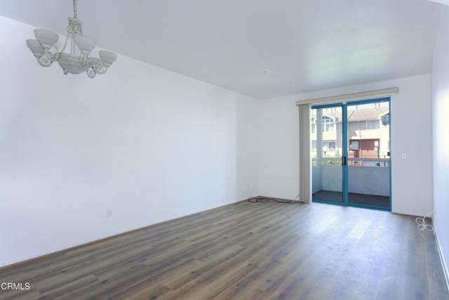 Building Photo - 865 S B St