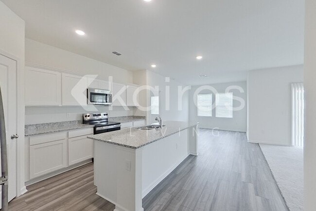 Building Photo - 635 Castillo Dr