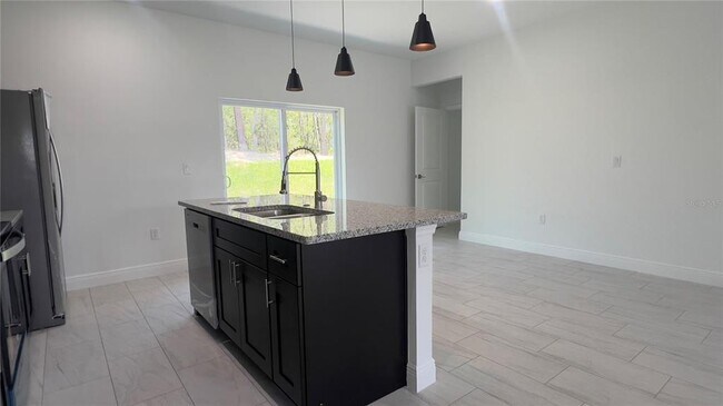 Building Photo - 3315 W Montgomery Ln