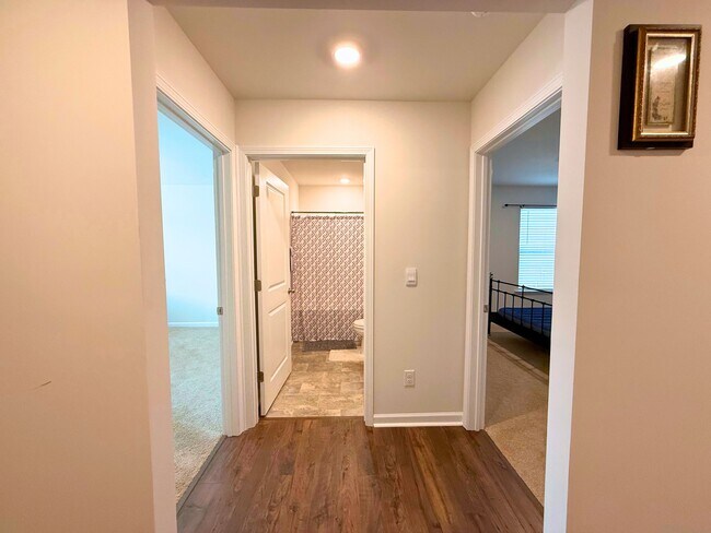 Building Photo - 605 Palmerston Dr