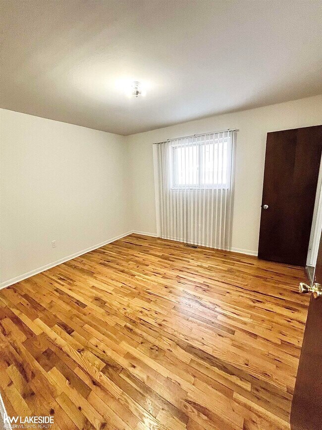 Building Photo - 31287 Mc Namee St