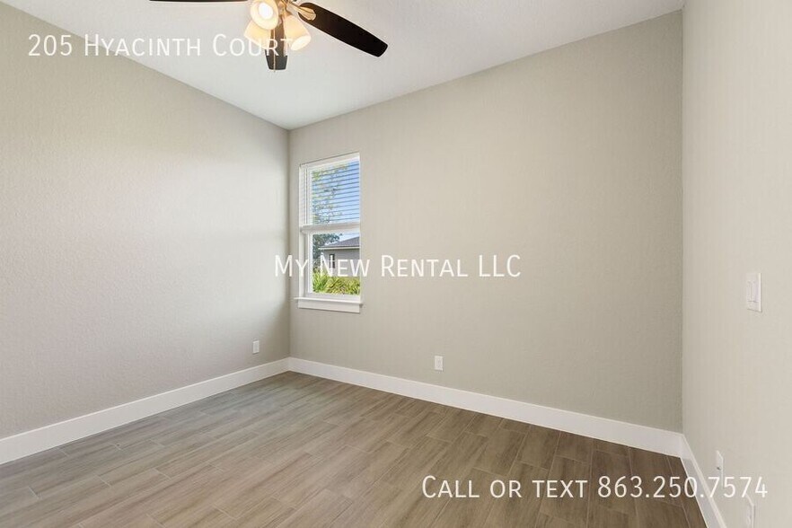 Building Photo - 205 Hyacinth Ct