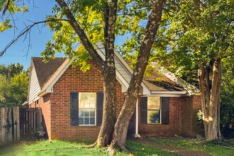 Building Photo - 6481 Summer Creek E