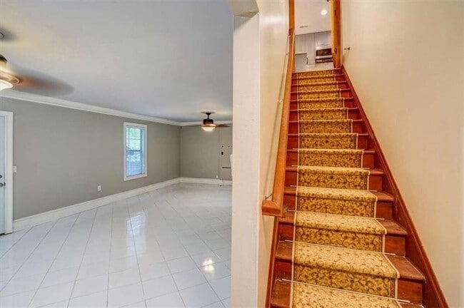 Building Photo - 142 Stoneforest Dr