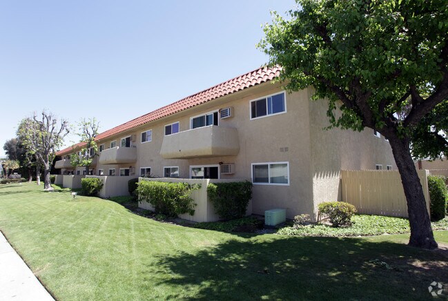 Building Photo - Casa La Paz