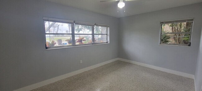 Building Photo - 629 S Scenic Hwy