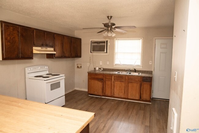 Building Photo - 3227 Clopton St SW