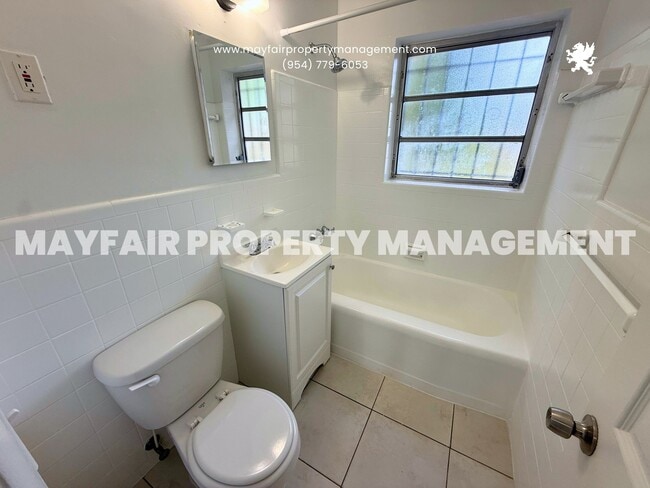 Building Photo - 1204 Chateau Park Dr