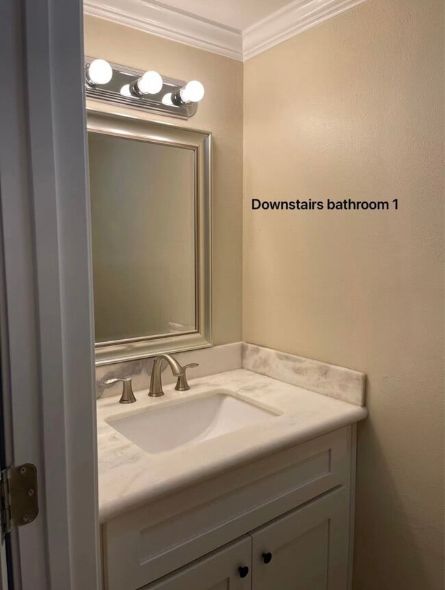 Building Photo - 22 Stanton Hall Dr