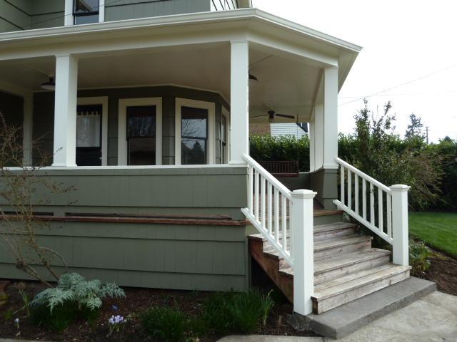 wraparound porch - 1319 NE AINSWORTH STREET