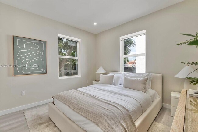 Building Photo - 1852 SW 22nd Terrace