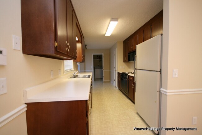 Building Photo - 159 Robinson Rd