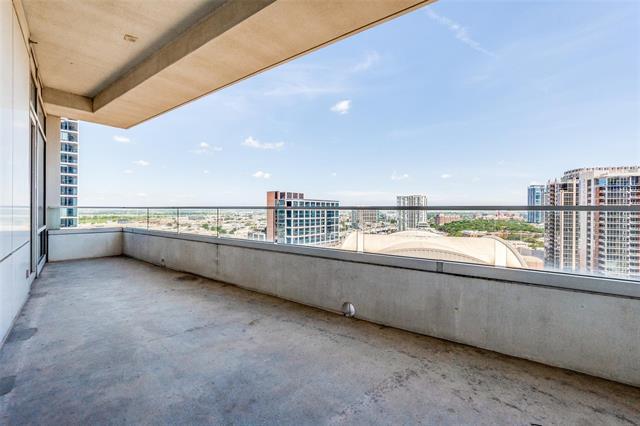 Building Photo - 2430 Victory Park Ln