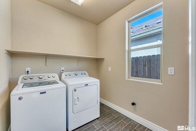 Building Photo - 4942 Monrovia Dr