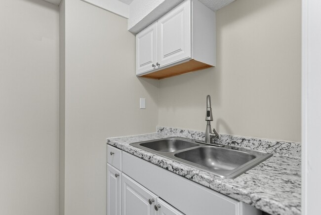 Building Photo - 1939 McCalla Ave