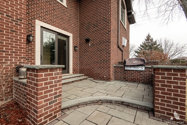 Building Photo - 10001 Montrose Ave