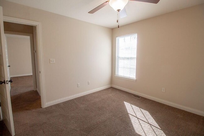 Building Photo - 4718 Dehaven Dr