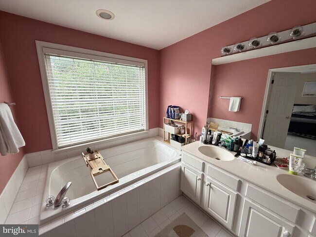 Building Photo - 13133 Rose Petal Cir