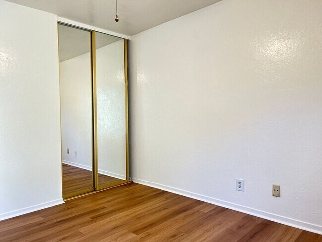 Building Photo - Charming Condo Near Monterey Coast