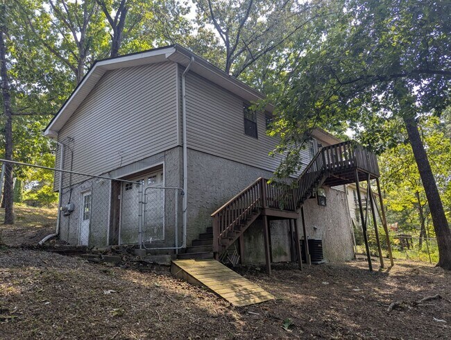 Building Photo - 1605 Wendy Cir