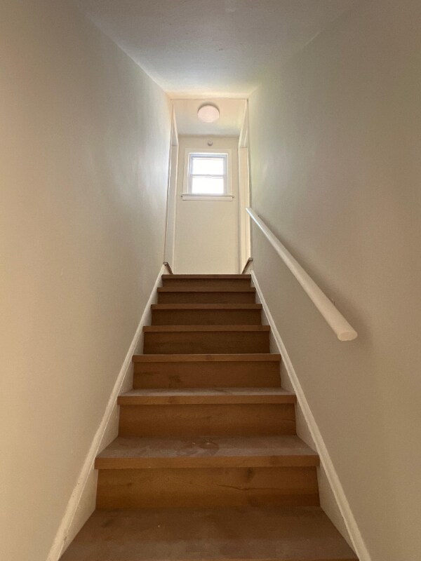 Building Photo - 18205 Dalewood Ave