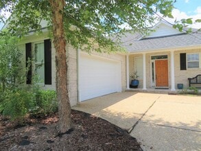 Building Photo - 3 bedroom, 2 bath home located in Waterford community of Leland