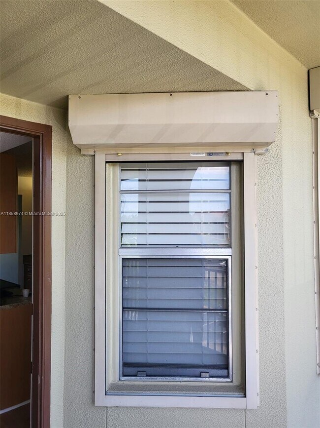 Building Photo - 13000 SW 15th Ct